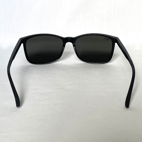 Maui Jim Hulili Polarized Sunglasses Matte Black MJ0672S-001 - Picture 5 of 10